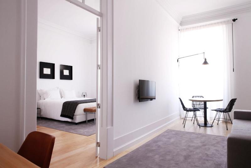 Superior Apartment image 3