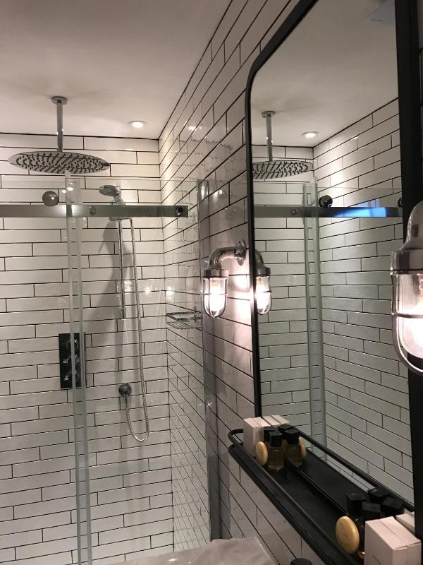 Superior Triple Room image 3