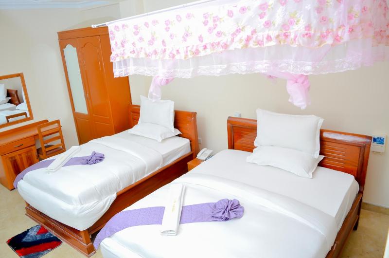 Silver Paradise Hotel - image 9