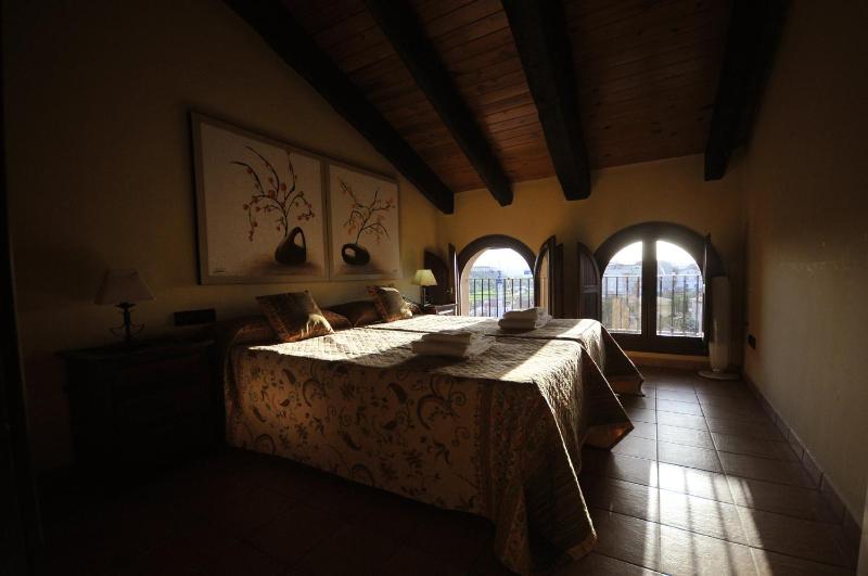 Two-Bedroom Apartment Blanca Catalán  image 4