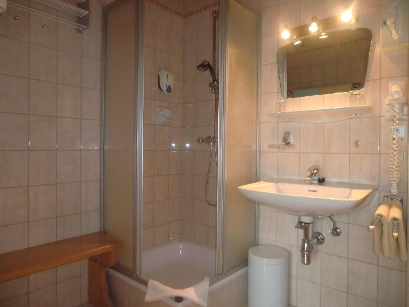 Standard Double Room image 2