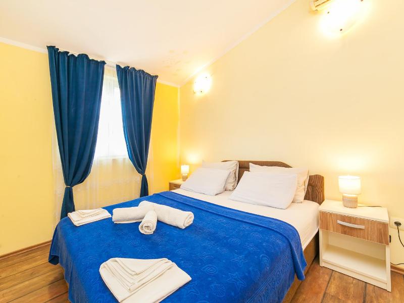 Apartment with Sea View image 3