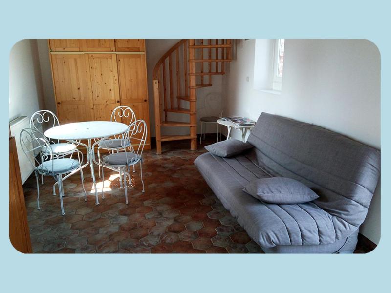 Family Room image 4