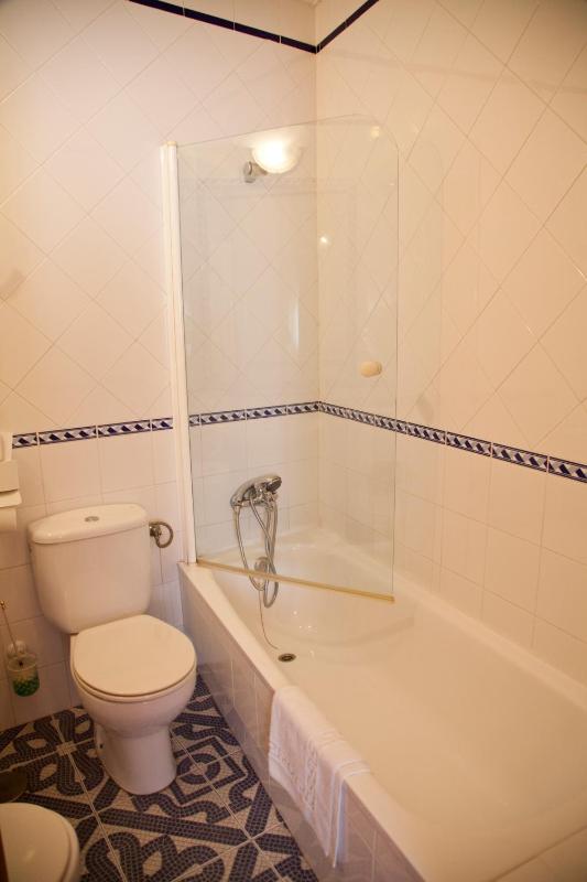 Single Room image 4