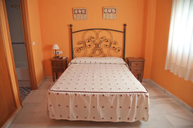 Single Room image 3