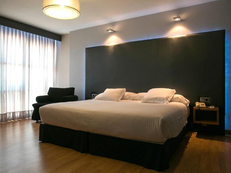 Superior Room with Sea View image 4