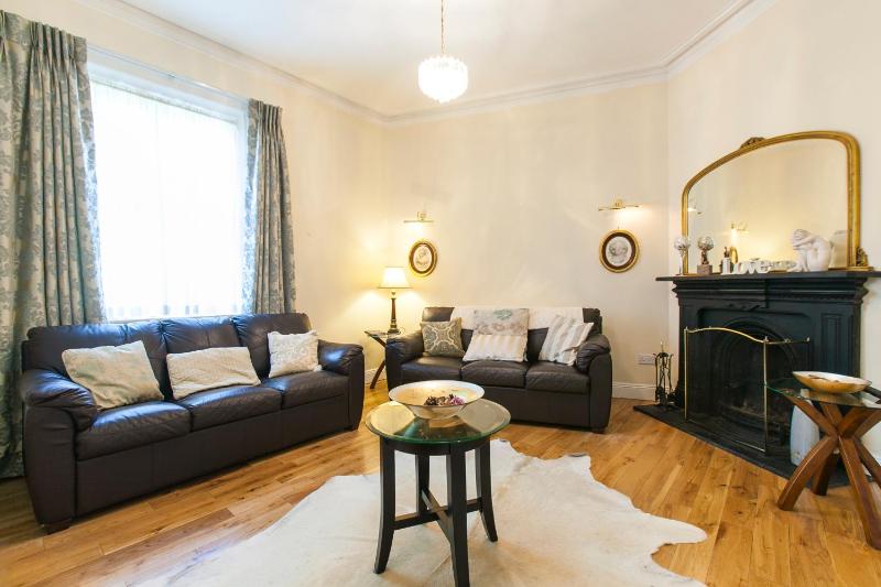 One-Bedroom Apartment image 3
