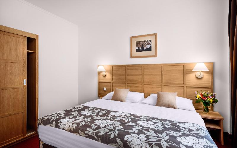 Superior Double Room image 3