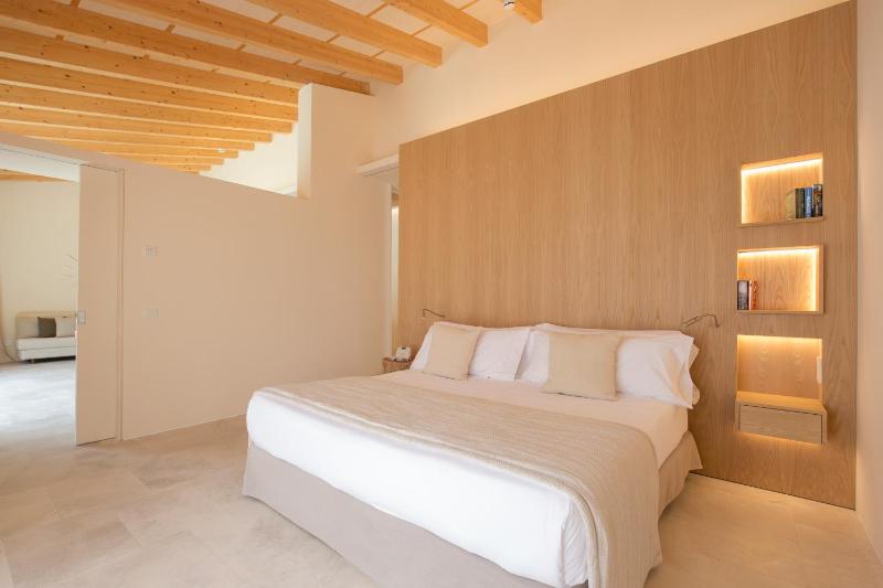 Suite with Private Pool image 2