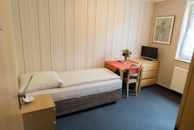 Single Room image 2