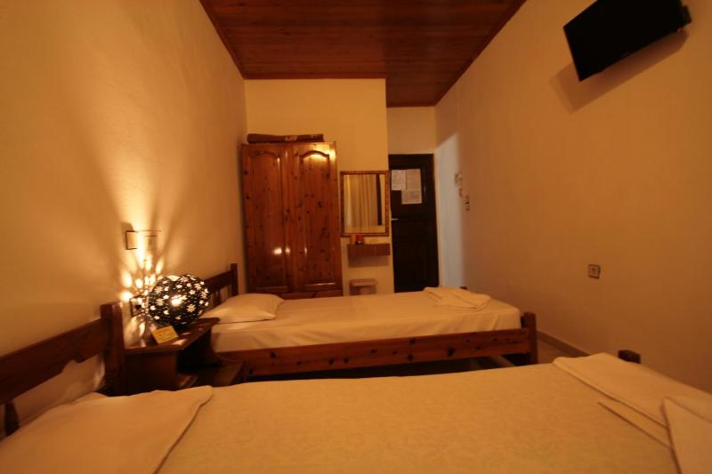 Chania Rooms - image 10