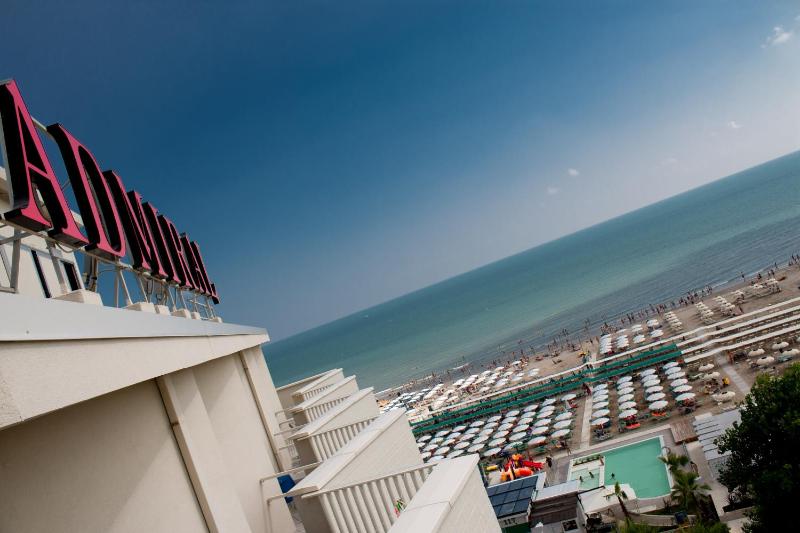 Superior Double Room with Balcony and Sea View image 1