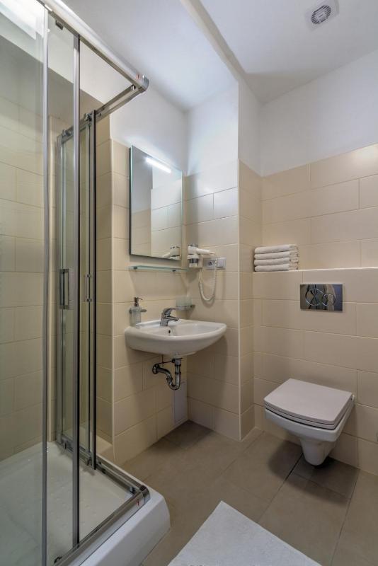 Standard Family Room image 3