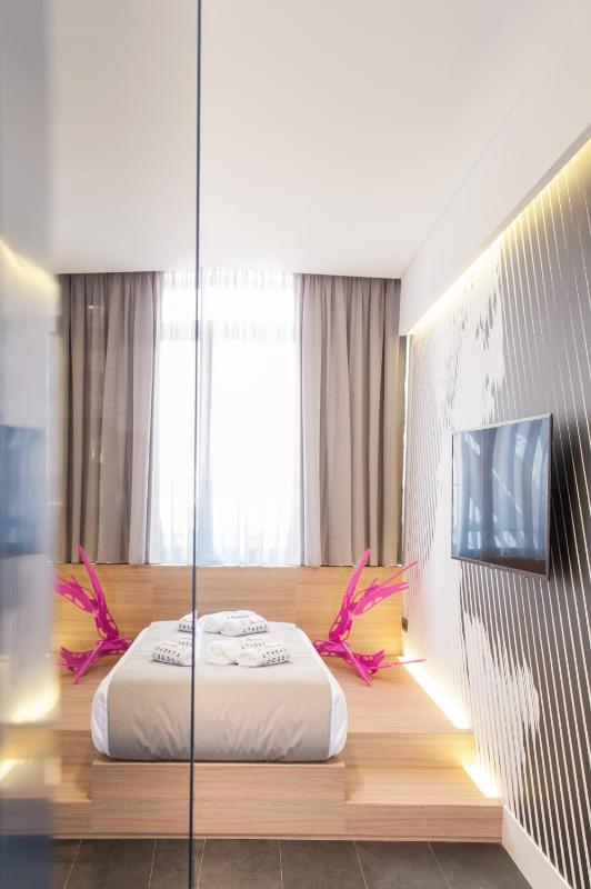 Superior Room Partial Acropolis View image 4