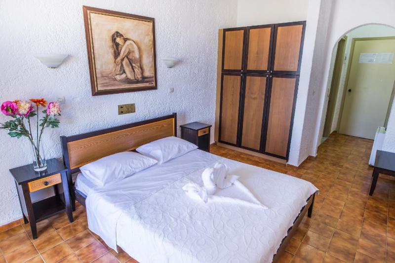 Double or Twin Room with Sea View image 1