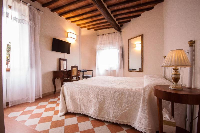 Superior Double Room image 3
