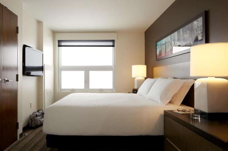 One-Bedroom King Suite with Sofa Bed and Kitchen image 2
