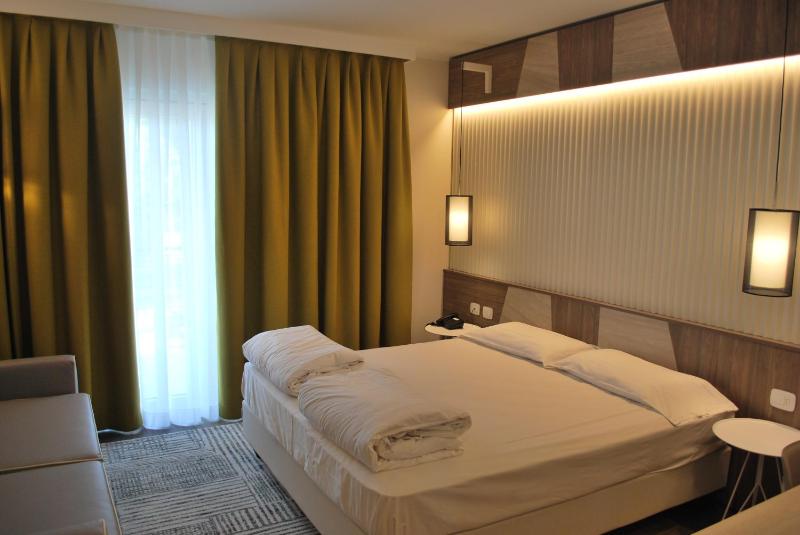 Junior Suite with Balcony image 2