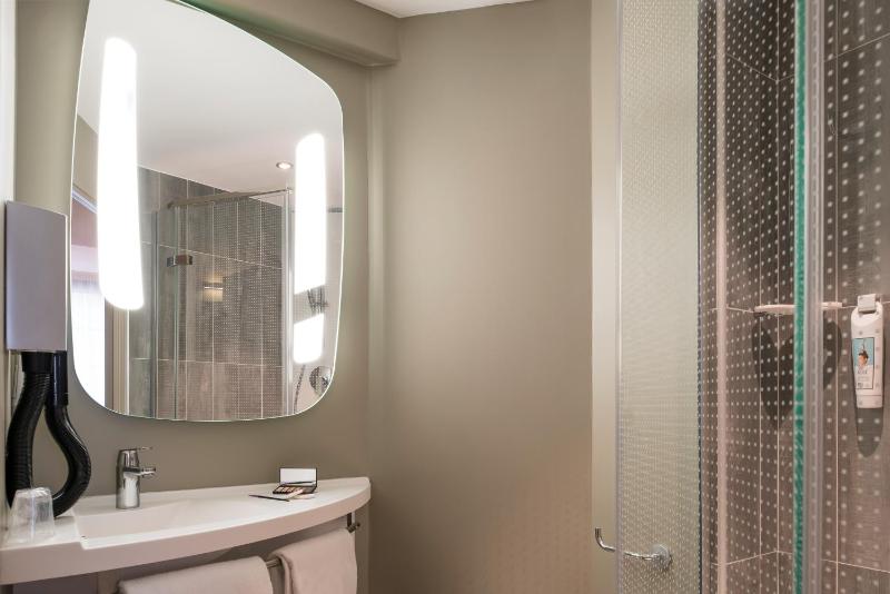 Comfort Room with One Double Bed and Balcony image 2