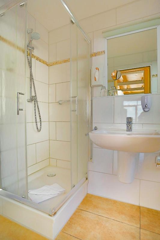 Superior Double Room image 4