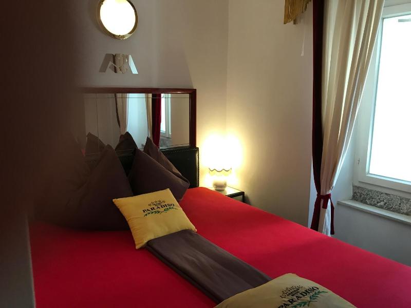 Apartment with Shower image 2