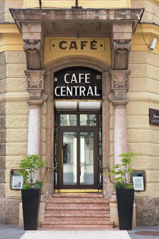 Hotel Central - image 6