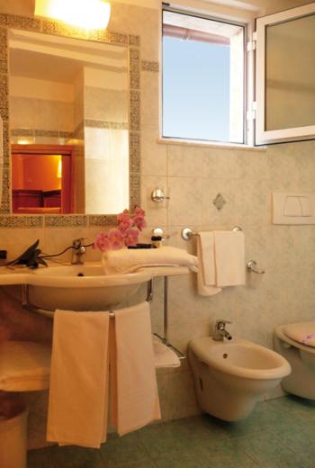 Economy Single Room image 3