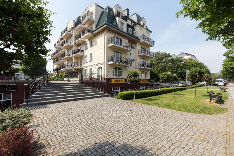 Apartamenty Trzy Korony blisko Plaży by Noclegi Renters - image 8