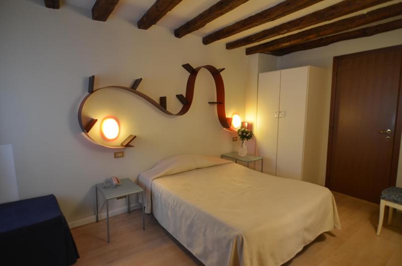 Single Room with Private Bathroom image 1