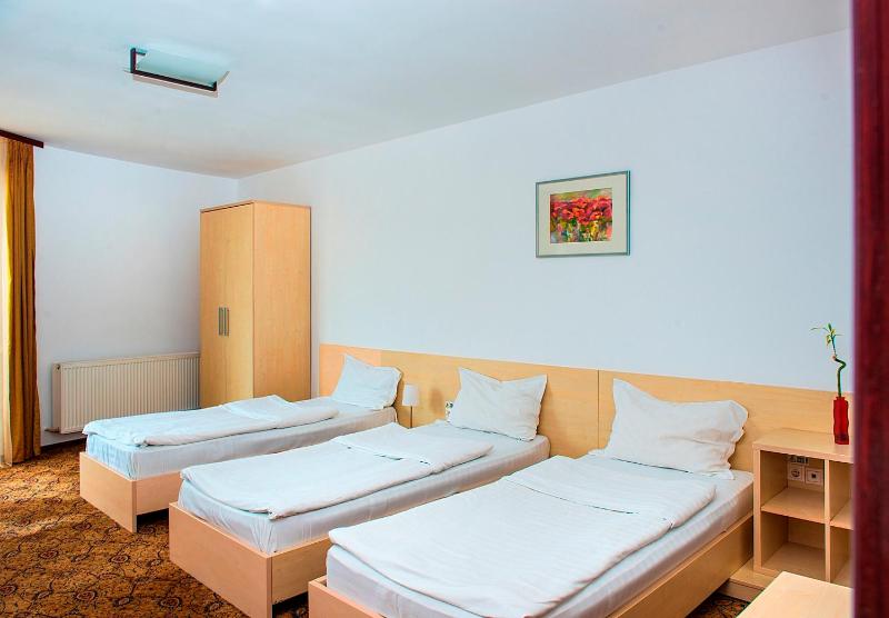 Triple Room with Balcony image 3