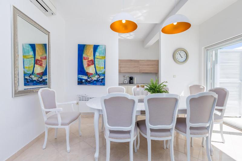 Villa Sveti Petar - with heated pool and outdoor jacuzzi - image 4