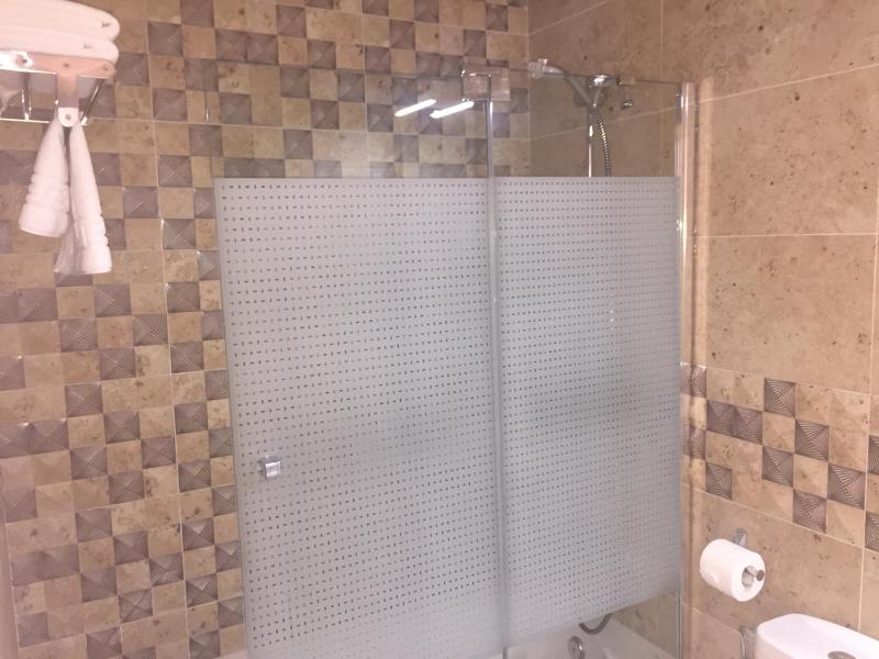 Double or Twin Room image 2