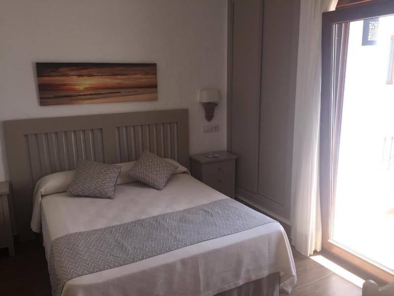 Double or Twin Room image 4