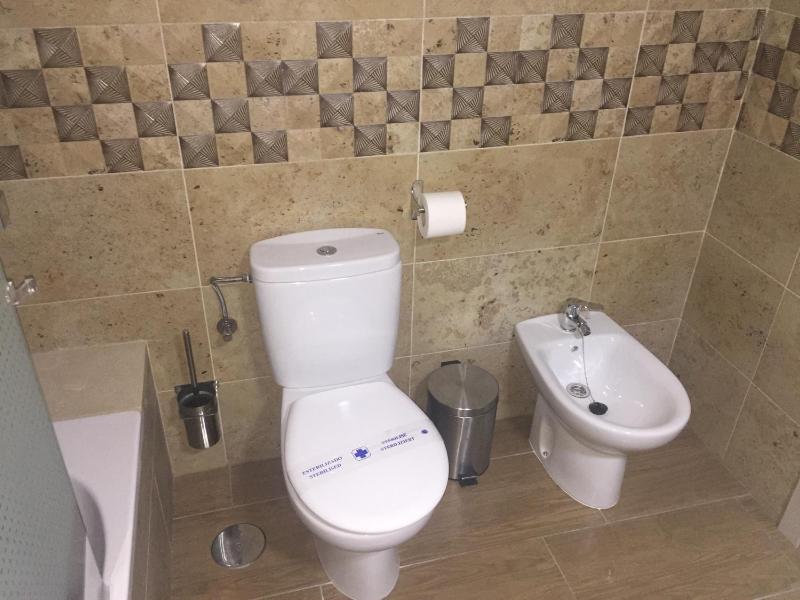 Double or Twin Room image 3