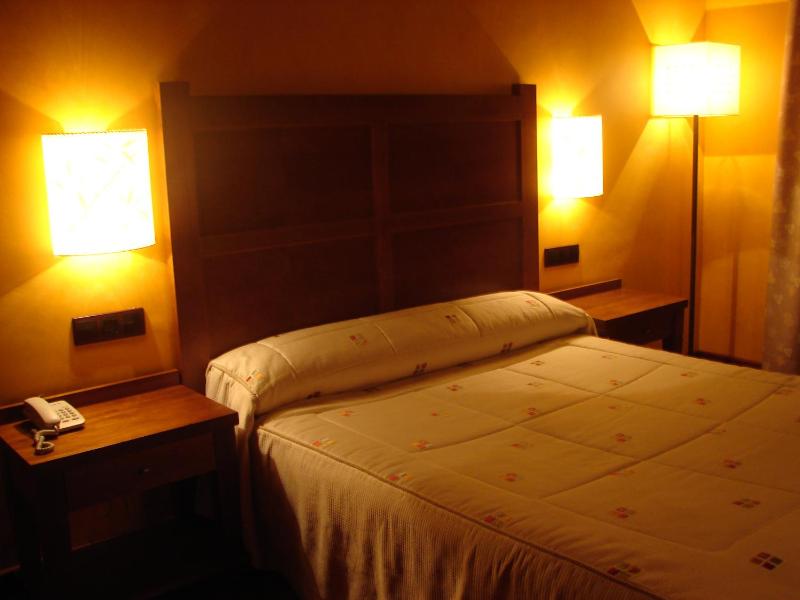 Double Room image 4