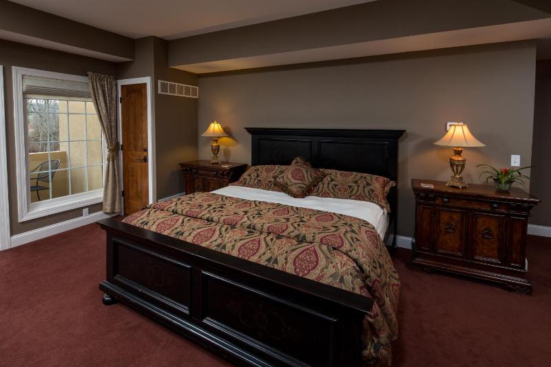 Suite with Balcony image 4