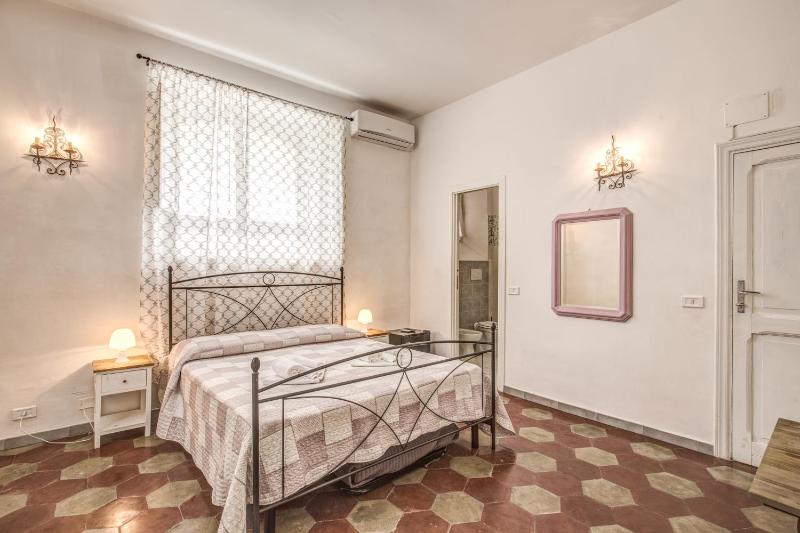 Quadruple Room image 4