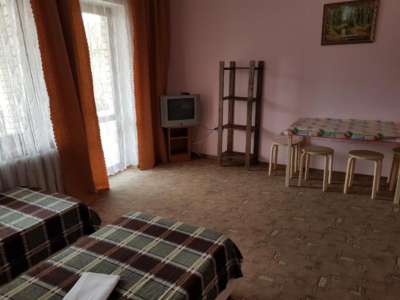  Quadruple Room with Shared Bathroom image 2