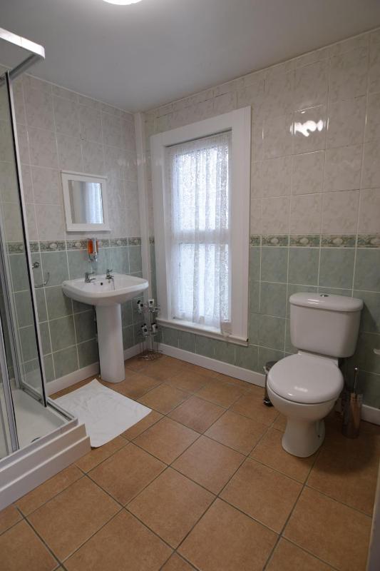 Triple Room with Private Bathroom image 3