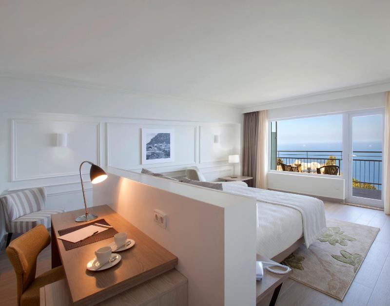 Junior Suite with Sea View image 3