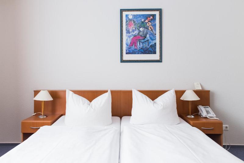 Double Room image 3