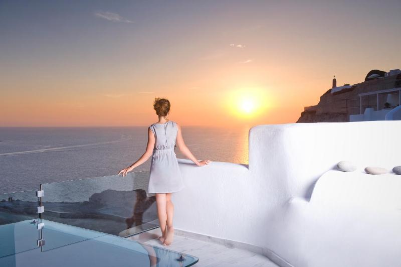 Hyperion Oia Suites - image 13