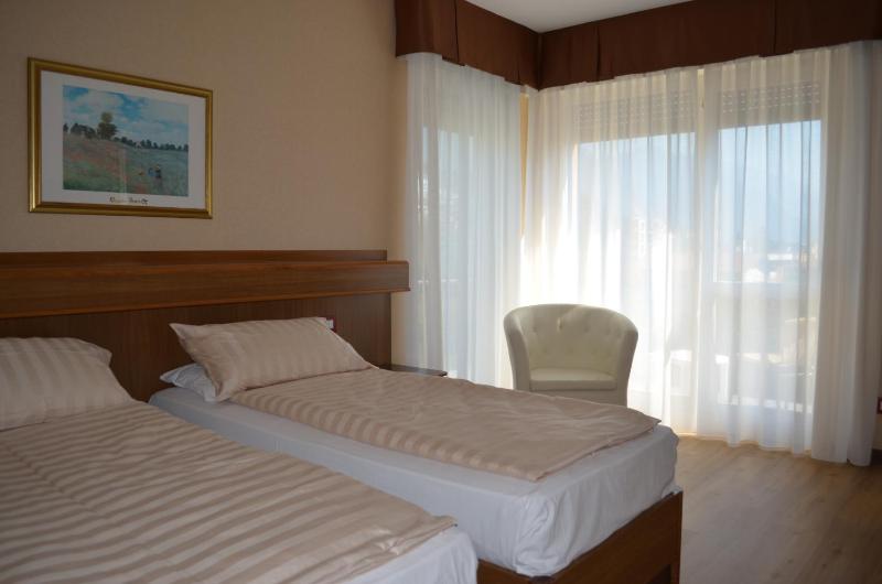Double or Twin Room with Balcony image 3
