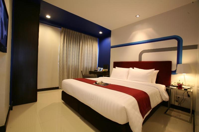 Superior Double or Twin Room image 4