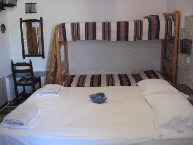 Quadruple Room image 2