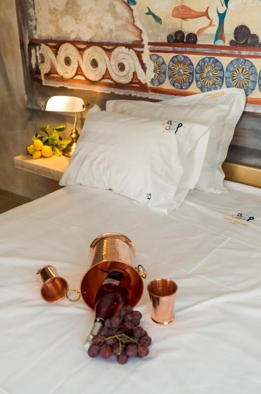 King Suite with Pool View image 2