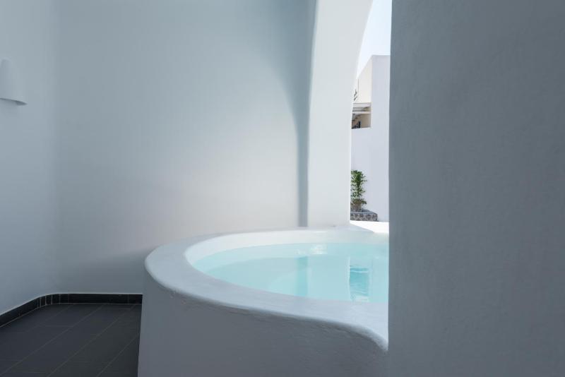 Superior Studio with Hot Tub image 3