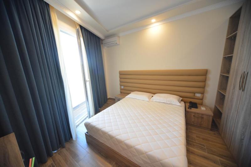 Double Room with Balcony image 1