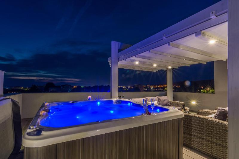 Superior Apartment with Hot Tub image 3