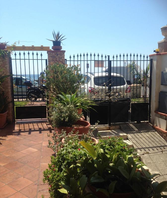 Double or Twin Room with Sea View image 3